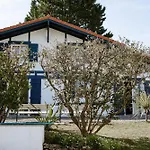 Hébergement de vacances Maison Dominos Centre Piscine Accès Océan à Pied